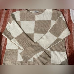 Creamy & light brown thin sweater